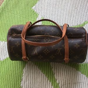 💥sale authentic LV papillon26